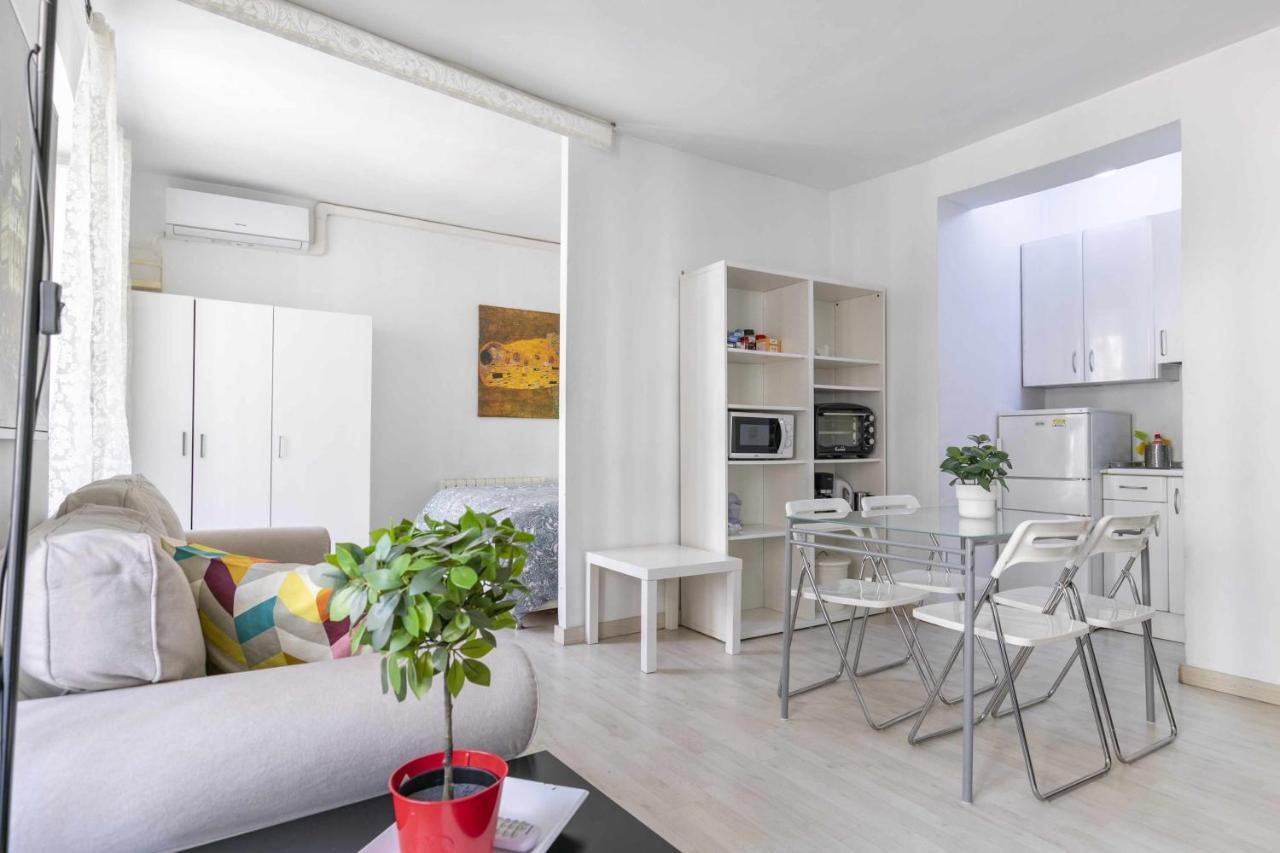 Acogedor Y Centrico Estudio Apartment Madrid Exterior photo
