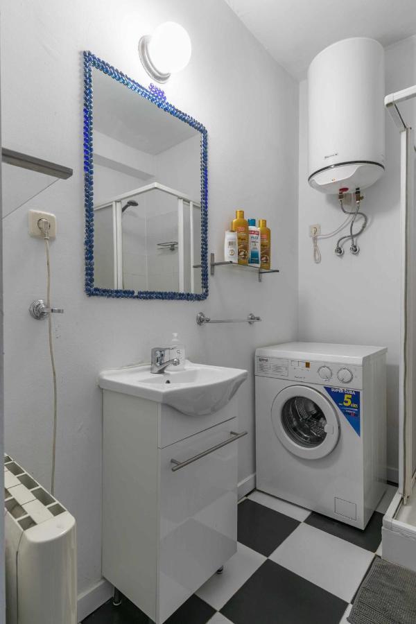 Acogedor Y Centrico Estudio Apartment Madrid Exterior photo